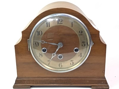 Lot 292 - OAK MANTEL CLOCK