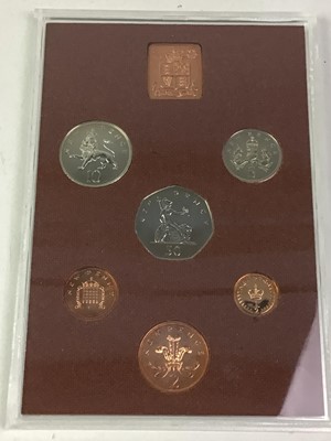 Lot 372 - GROUP OF COINS SETS