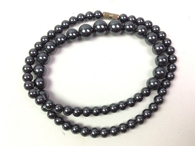 Lot 388 - GROUP OF COSTUME JEWELLERY