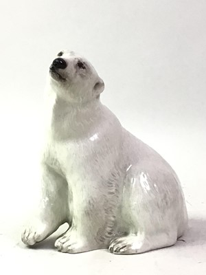 Lot 433 - GROUP OF CERAMICS