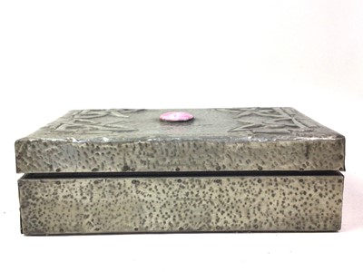 Lot 382 - ARTS & CRAFTS STYLE BOX