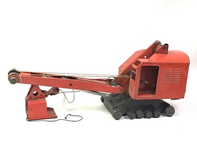 Lot 445 - VINTAGE TRIANG TIN PLATE BULLDOZER