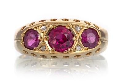 Lot 692 - VICTORIAN RUBY AND DIAMOND BOAT RING