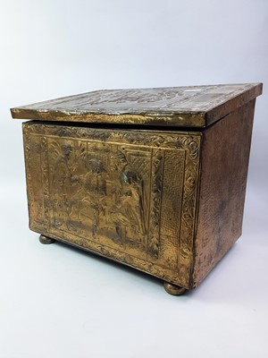 Lot 530 - GROUP OF BRASSWARE