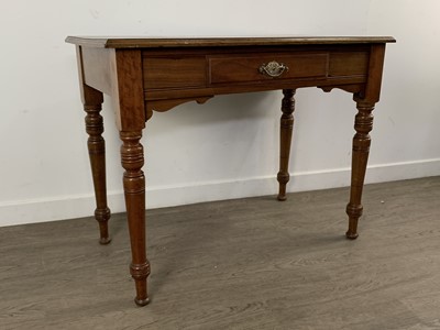 Lot 568 - EDWARDIAN MAHOGANY HALL TABLE