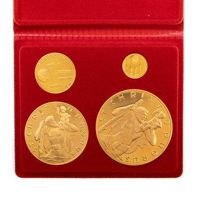 Lot 112 - ST CHRISTOPHER MEDALLION SET