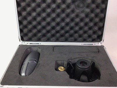 Lot 591 - SHURE STUDIO MICROPHONE
