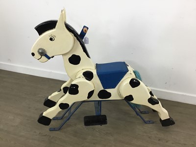 Lot 81 - PAINTED WOODEN FAIRGROUND RIDE SEAT