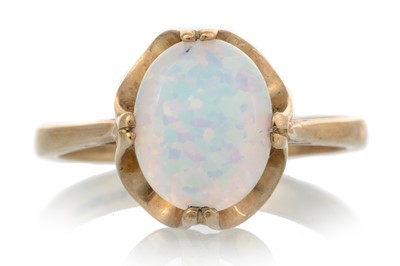 Lot 697 - OPAL RING