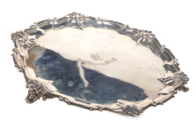 Lot 787 - EDWARDIAN SILVER SALVER