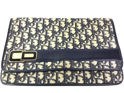 Lot 606 - CHRISTIAN DIOR CLUTCH BAG