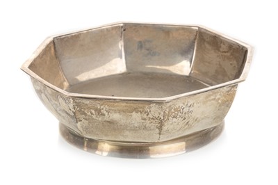 Lot 793 - EDWARDIAN SILVER BOWL