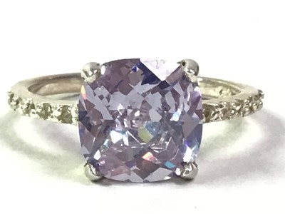 Lot 623 - COLLECTION OF COSTUME JEWELLERY