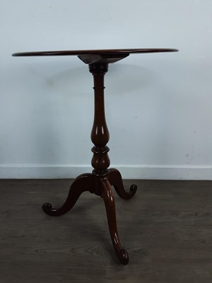 Lot 694 - VICTORIAN MAHOGANY OVAL TRIPOD TEA TABLE
