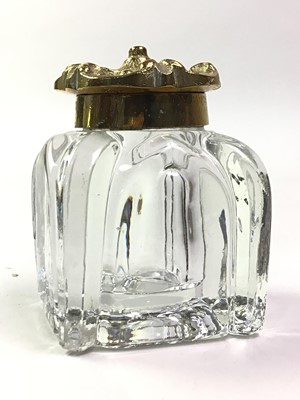 Lot 639 - GROUP OF PAPERWEIGHTS