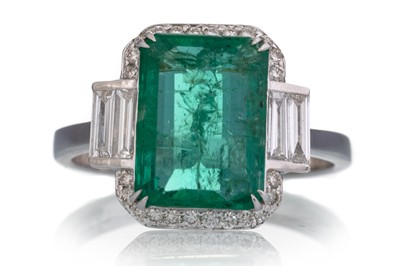 Lot 440 - CERTIFICATED EMERALD AND DIAMOND RING