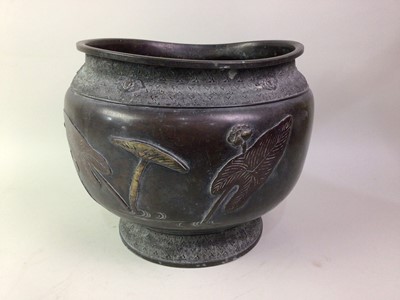 Lot 1180 - LATE 19TH/EARLY 20TH CENTURY JAPANESE BRONZE JARDINIERE