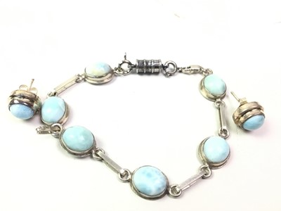 Lot 740 - GROUP OF COSTUME JEWELLERY