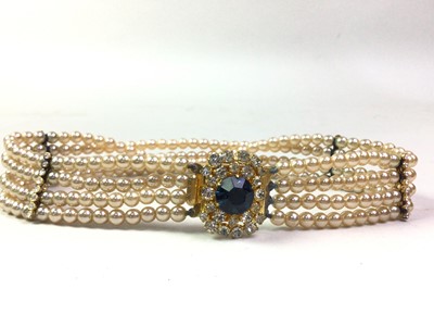 Lot 741 - GROUP OF COSTUME JEWELLERY