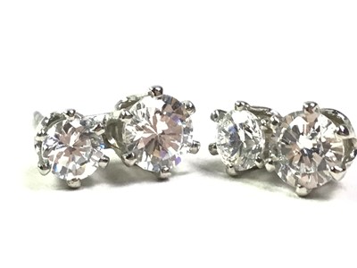 Lot 742 - GROUP OF COSTUME EARRINGS