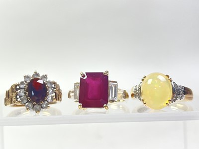 Lot 747 - FOUR NINE CARAT GOLD DRESS RINGS