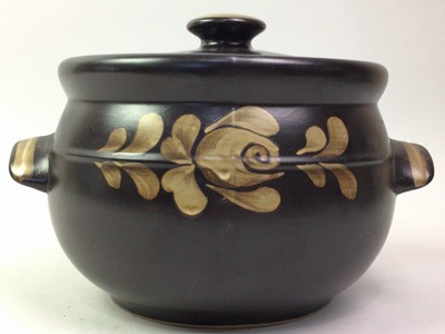 Lot 506 - COLLECTION OF CONTEMPORARY STUDIO POTTERY