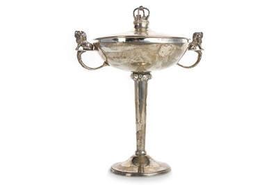 Lot 805 - GEORGE V ART DECO SILVER LIDDED TAZZA