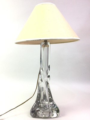 Lot 141 - STRATHEARN GLASS TABLE LAMP