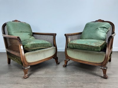 Lot 108 - WALNUT BEGERE SUITE