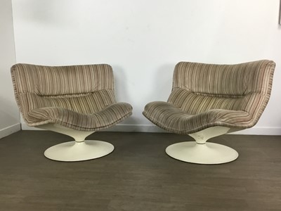 Lot 464 - GEOFFREY HARCOURT FOR ARTIFORT, PAIR OF 975 SWIVEL LOUNGE CHAIRS