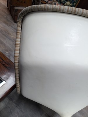 Lot 464 - GEOFFREY HARCOURT FOR ARTIFORT, PAIR OF 975 SWIVEL LOUNGE CHAIRS