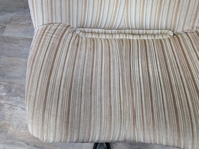 Lot 464 - GEOFFREY HARCOURT FOR ARTIFORT, PAIR OF 975 SWIVEL LOUNGE CHAIRS