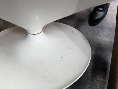 Lot 464 - GEOFFREY HARCOURT FOR ARTIFORT, PAIR OF 975 SWIVEL LOUNGE CHAIRS