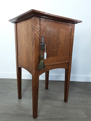 Lot 468 - ARTS & CRAFTS OAK BEDSIDE CUPBOARD