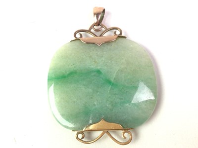 Lot 172 - JADE PENDANT