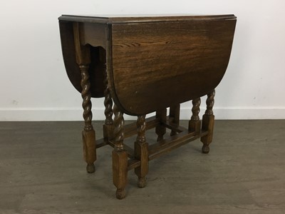 Lot 272 - OAK GATE LEG TEA TABLE