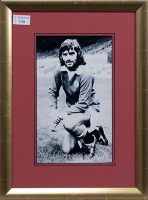 Lot 1740 - GEORGE BEST AUTOGRAPH AND PHOTOGRAPH