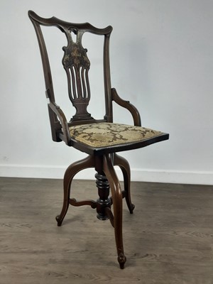 Lot 300 - EDWARDIAN REVOLVING MUSIC CHAIR