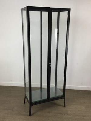 Lot 487 - CONTEMPORARY DISPLAY UNIT