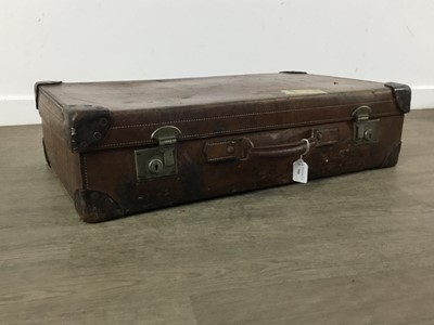 Lot 500 - VINTAGE LEATHER SUITCASE