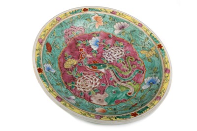 Lot 1172 - LARGE CHINESE NONYA STRAITS PERANAKAN CHARGER/SHALLOW BOWL