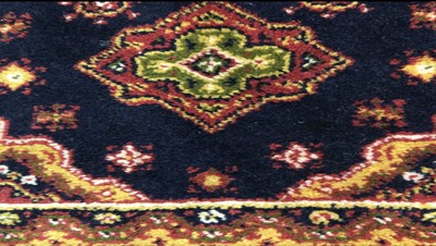 Lot 540 - SMALL WOOL RUNNER