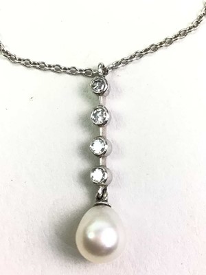 Lot 579 - PEARL AND DIAMOND NECKLET