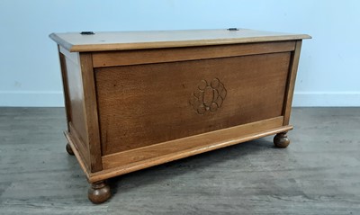 Lot 618 - OAK BLANKET CHEST