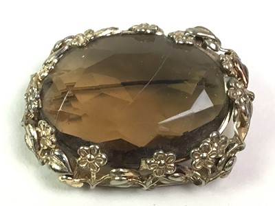 Lot 619 - NINE CARAT GOLD AND BLOODSTONE RING