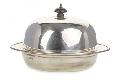 Lot 842 - GEORGE V SILVER MUFFIN DISH