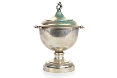 Lot 843 - CONTINENTAL SILVER LIDDED JAR