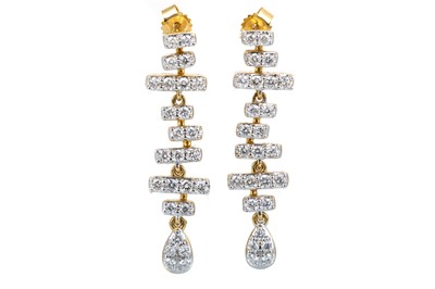 Lot 472 - PAIR OF DIAMOND DROP EARRINGS