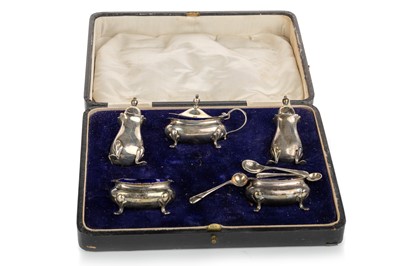 Lot 853 - SILVER CRUET SET