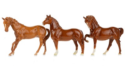 Lot 1486 - BESWICK, FOUR HORSE FIGURES AND A ROYAL DOULTON HORSE FIGURE